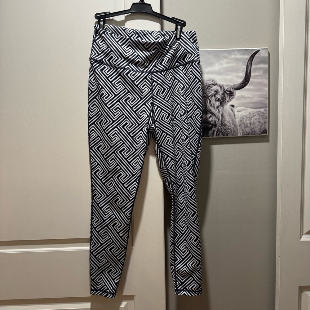 Crown & ivy leggings